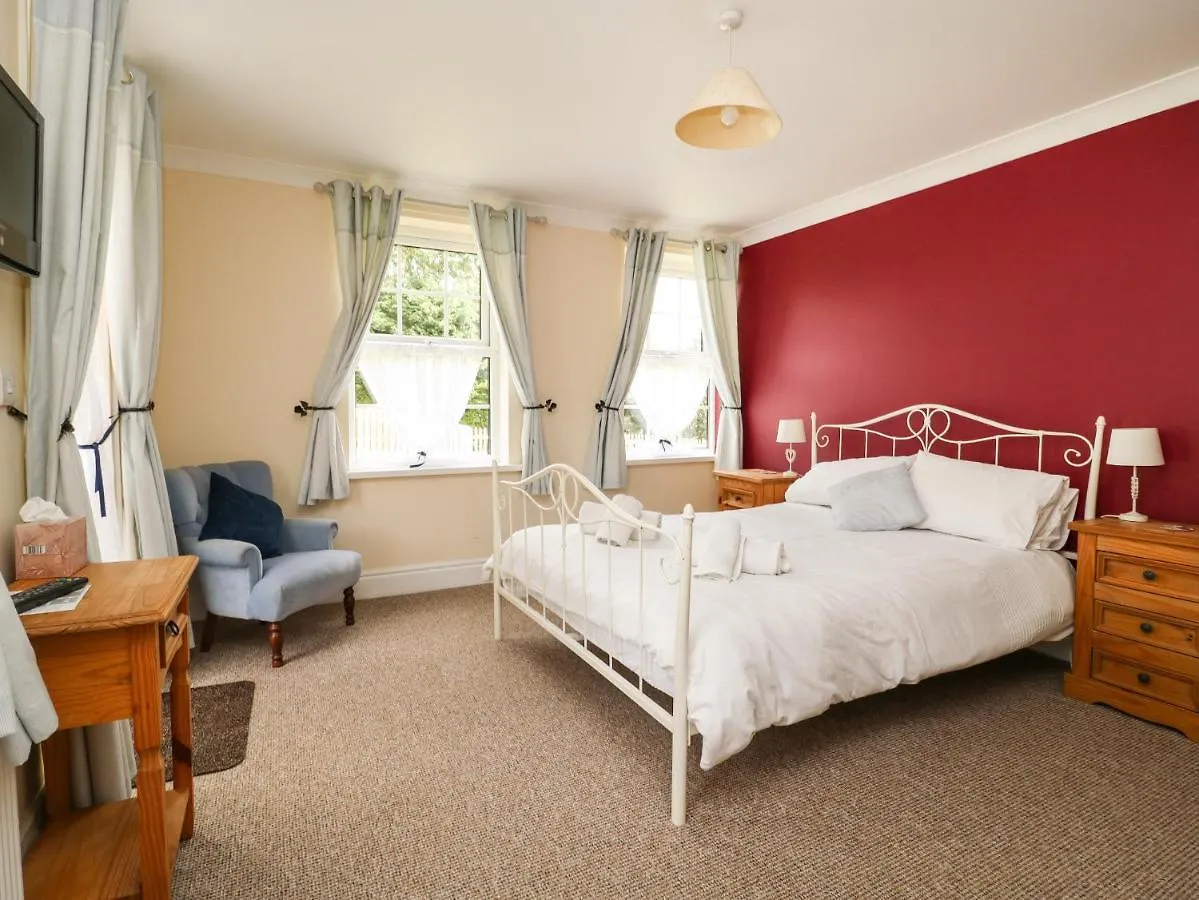 Woodhill Villa Bentley  United Kingdom
